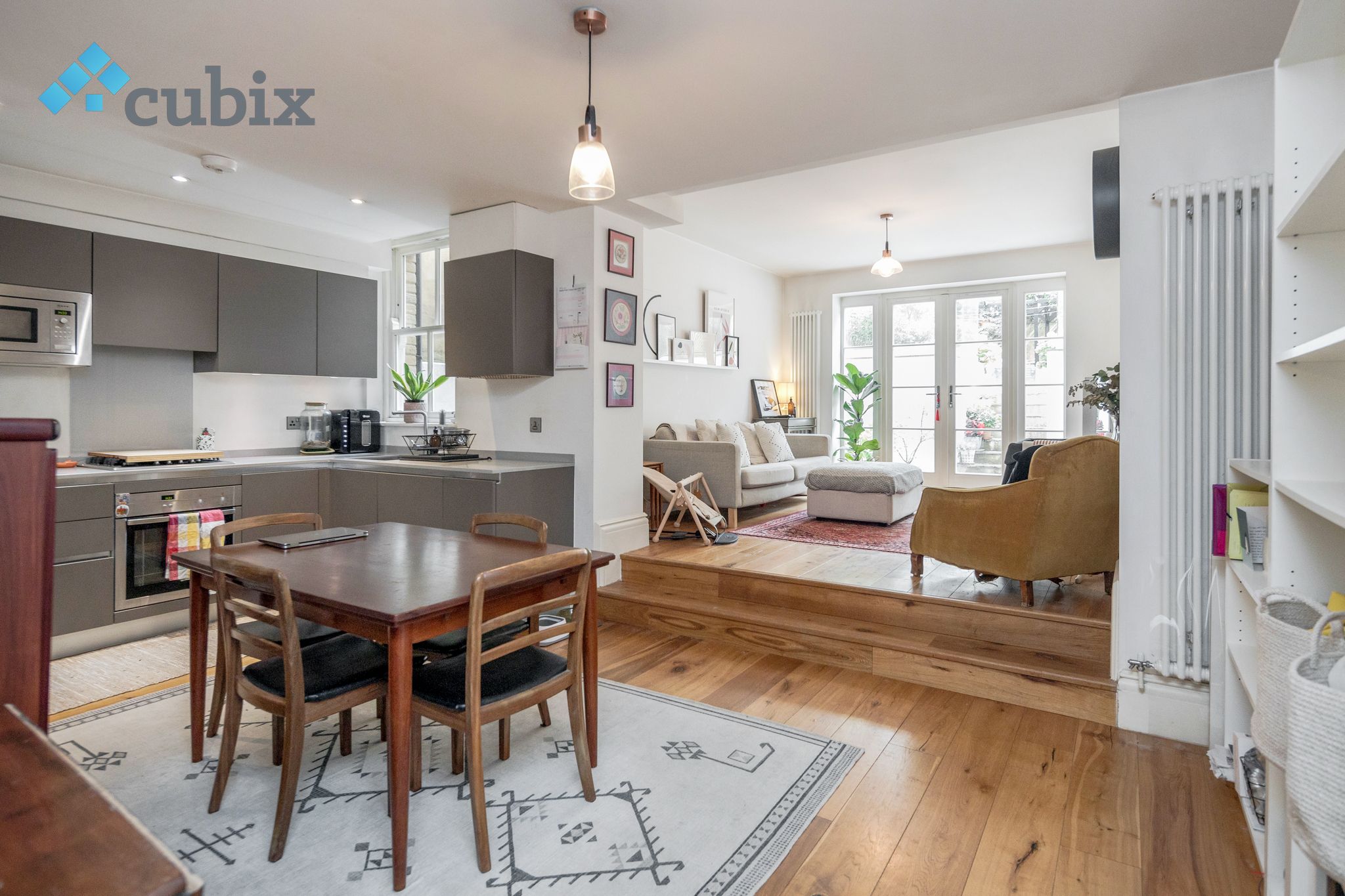 This exceptional highend 2 double bedroom flat seconds away from